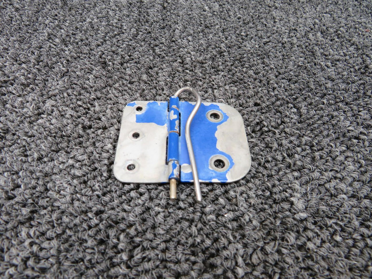 0411579-9 Cessna 150B Cabin Door Middle Hinge