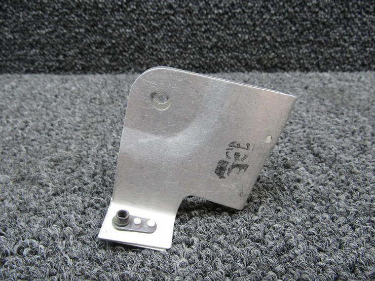 0760105-2 (USE: 0760105-6) Cessna 182 Aileron Bracket RH (NEW OLD STOCK) (SA)