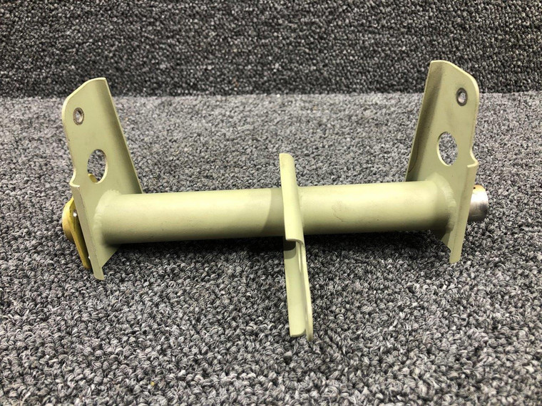 0962121-23, 0962121-16 Cessna 162 Flap Control System Bellcrank Assembly w Axle