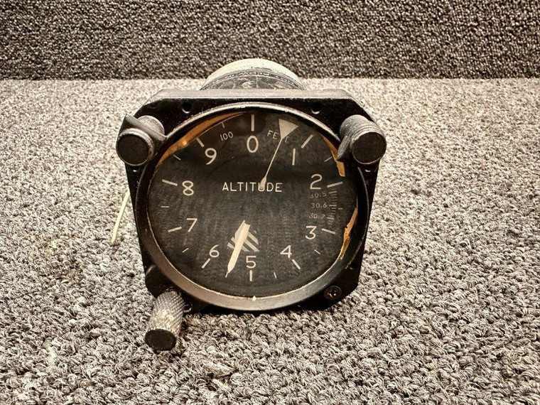 16050WK (ALT: C664014-0101) Aeritalia Sensitive Altimeter Indicator (Lighted)