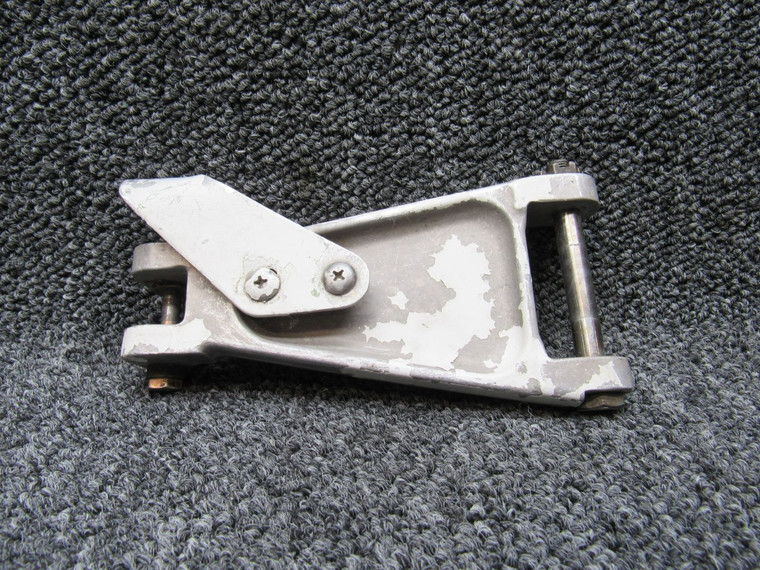 ES11059-3 Aero Commander 680FL Main Gear Scissor Upper LH or Lower RH w Bracket