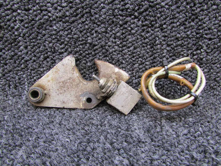 1241078-5, S1377-1 Cessna 210L Lock Assembly LH with Switch