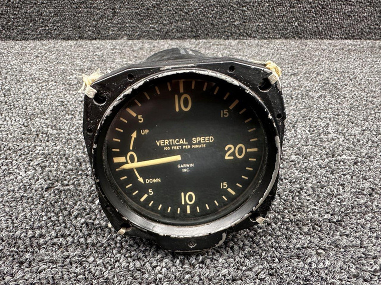 G991-01-1C Garwin Rate of Climb Indicator (Minor Crack)