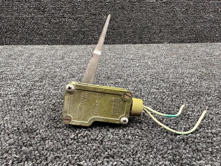 1VA-47 (Use: IVA-47) Micro Switch Landing Gear Uplock Micro Switch