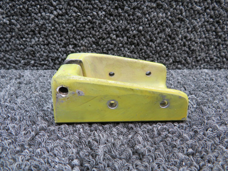 67071-000 Piper PA28R-180 Bracket Main Gear Cylinder LH