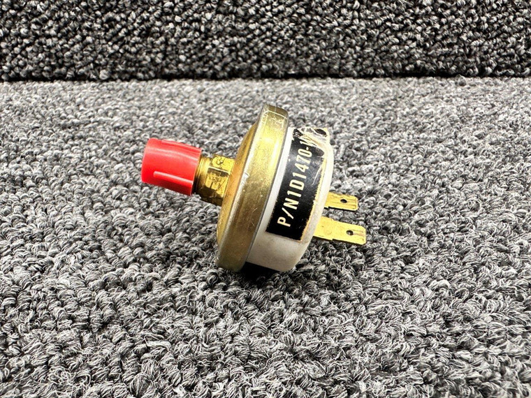 1D1470-10 (Use: 3D3535-10) Stewart Warner Pressure Switch