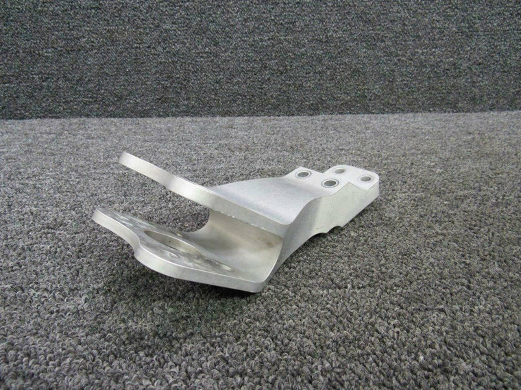 29154-001 Cirrus SR20 Axle Fitting