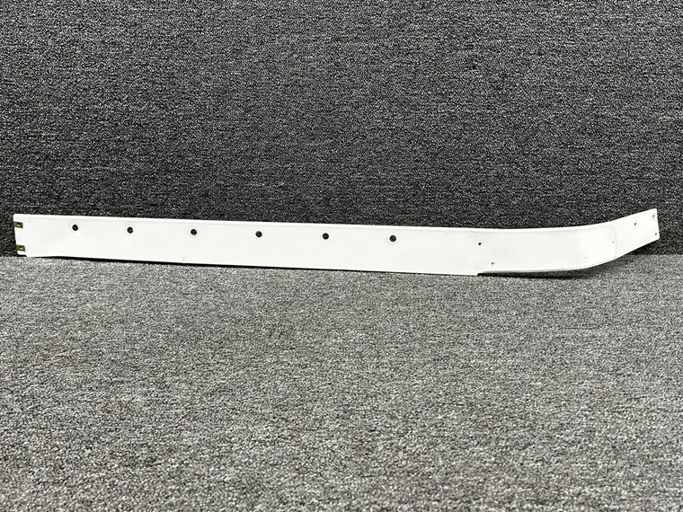0426003-19 Cessna 150J Wing Fairing Assembly RH (Minor Crack)
