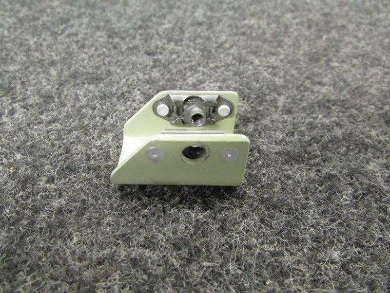 1231052-1 Cessna 182T Bracket Assy Dorsal Fin