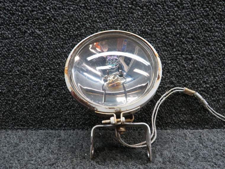 0842215-8 (Use: B-4150B-4594) Cessna 310 Taxi Light Assembly
