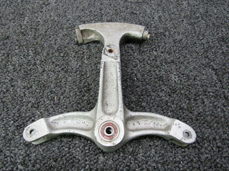 35-524137 (Use: 002-410039-1) Beech C35 Bellcrank Rudder Pedal Control LH