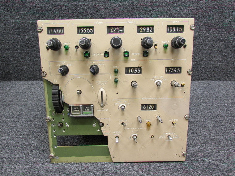 G-4340 Gables Avionics VHF Control Panel (Broken Panel, Missing Knobs) (Core)