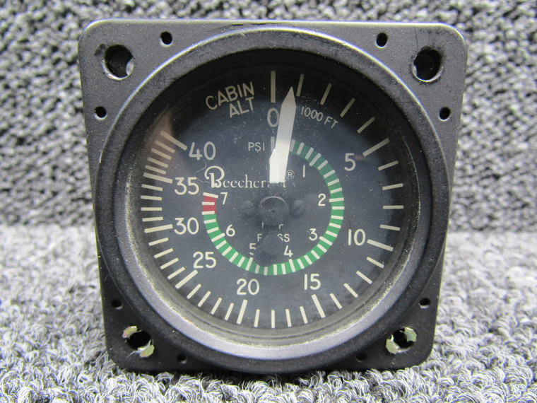 3000-J30 United Instruments Cabin Alt and Differential Pressure Indicator (Core)