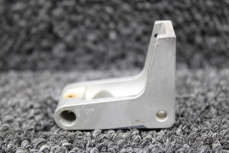 DA4-5710-00-53 Diamond DA40-180 Aileron Hinge LH or RH