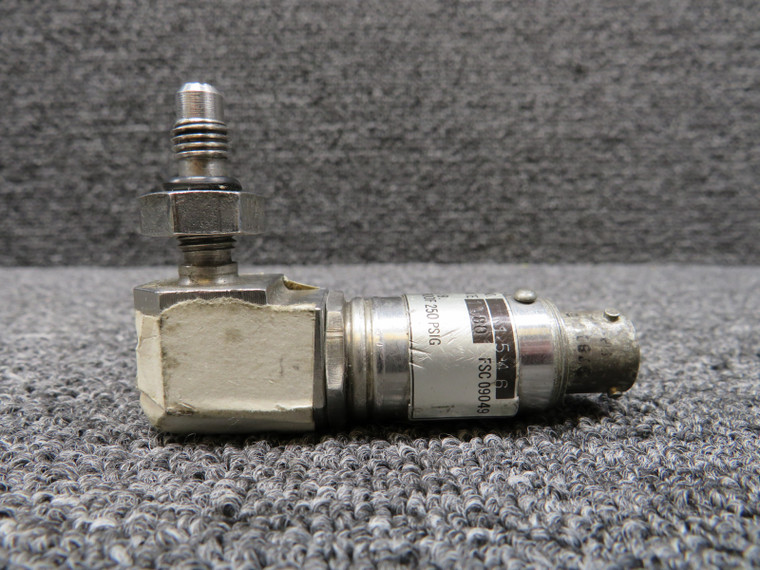 8G568-1 CCS Fuel Pressure Switch Assembly (Volts: 28)