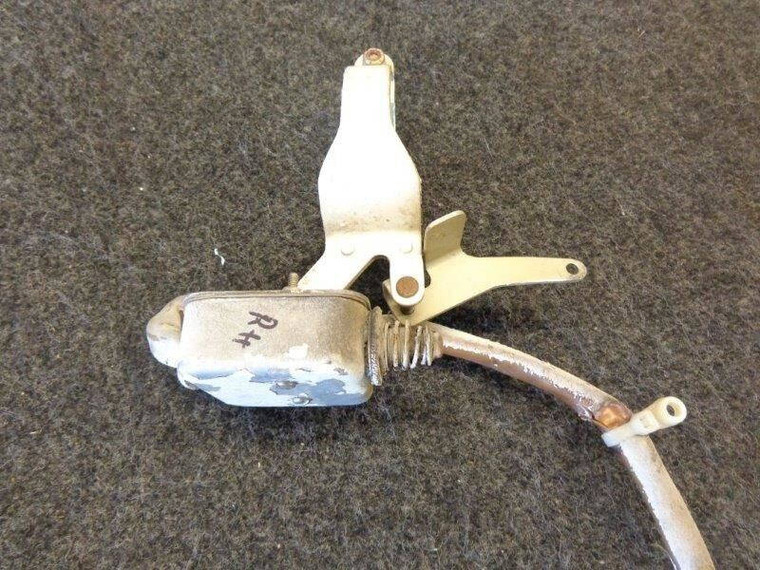 35-361131 Beechcraft 35 Switch Landing Gear Safety (Volts: 14)