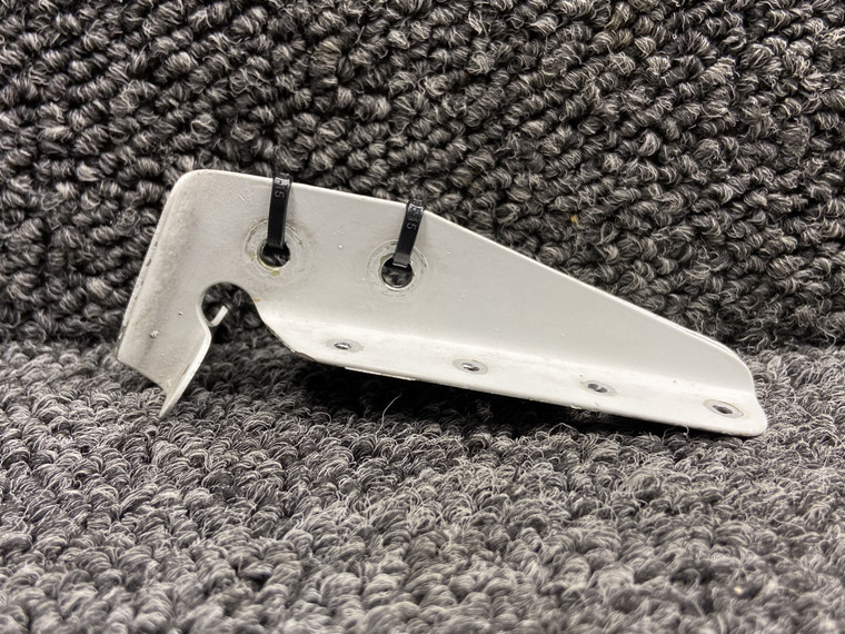 21319-003, 21319-005 Piper PA24-260 Aft Nose Gear Door Hinge RH