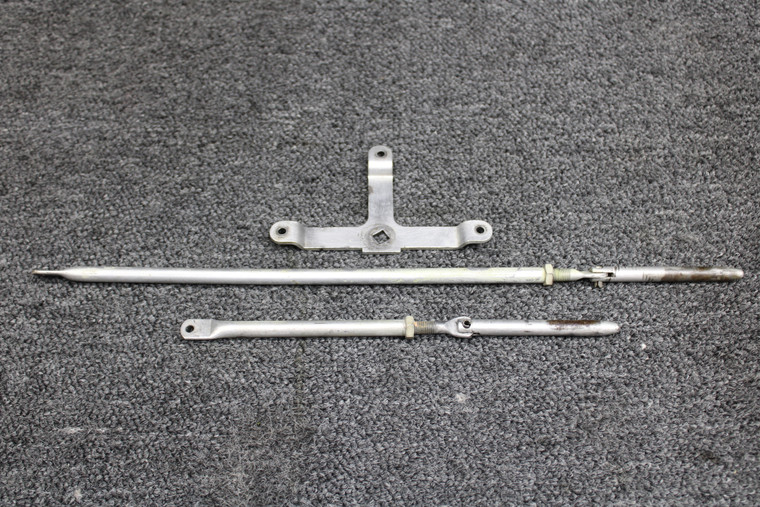 DY1498 Beech A56TC Baggage Door Rods with Locks and Spindle Assembly