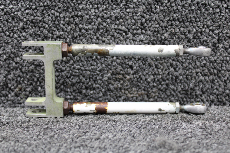 82997-002, 82998-002 Piper PA46-310P Elevator Trim Yoke with Rods
