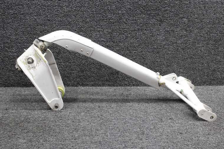 0942005-10, 0942005-1, DDA06217-1 Cessna 162 Nose Gear Strut and Trunnion Assy