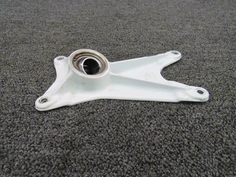 20757-000 (Cast: 20756) Piper PA24 Trunnion Fitting LH Forward