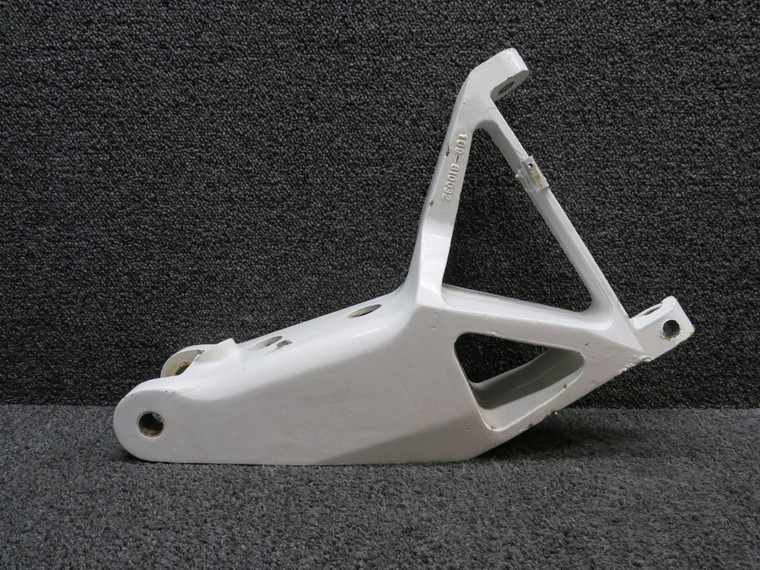 169-810032-5 (Use: 169-810001-655) Beechcraft 24R Main Landing Gear Housing LH
