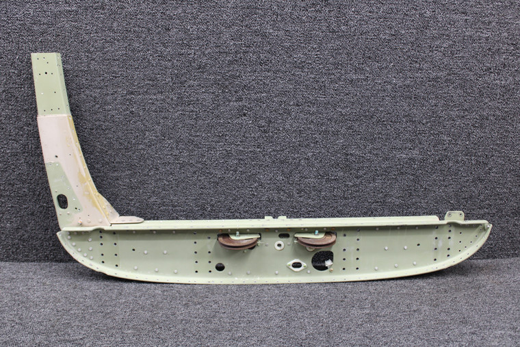 0511796-17 (Use: 0511796-21) Cessna 172S Landing Gear Bulkhead Assy w Channel