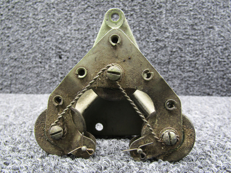 50-524235 Beechcraft Elevator Trim Bracket Pulley Assembly