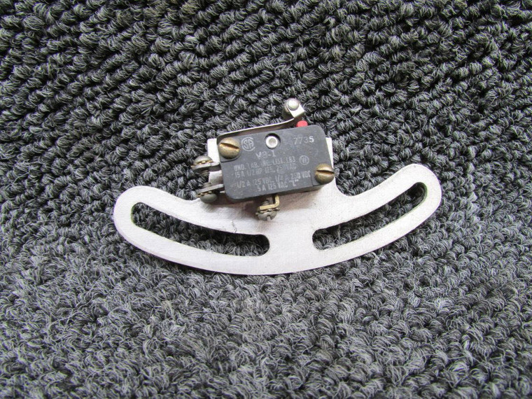 169-524071-45 Beechcraft BE-76 Flap Limit Plate with Switch