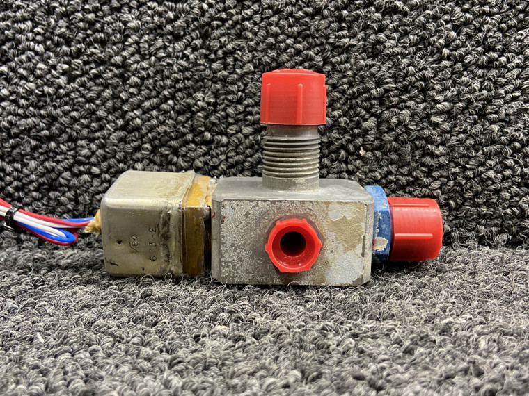 300-921007-6, 673-2 Rockwell 700 Fuel Fitting RH with Pressure Switch