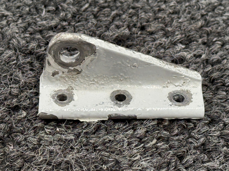 0431008-2 Cessna 150J Vertical Fin Fitting Assembly RH