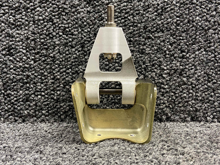46W430038-004, 82842-003 Piper M600 Aileron Drive Fitting RH w Yoke