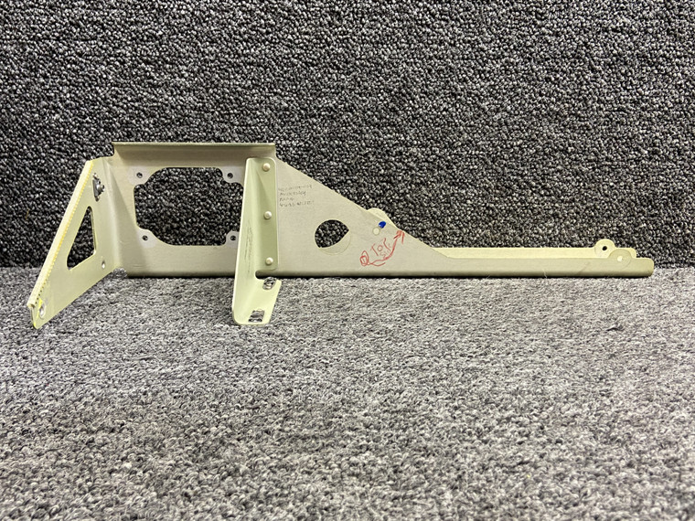 46W29A121-002 Piper M600 Control Mounting Bracket RH