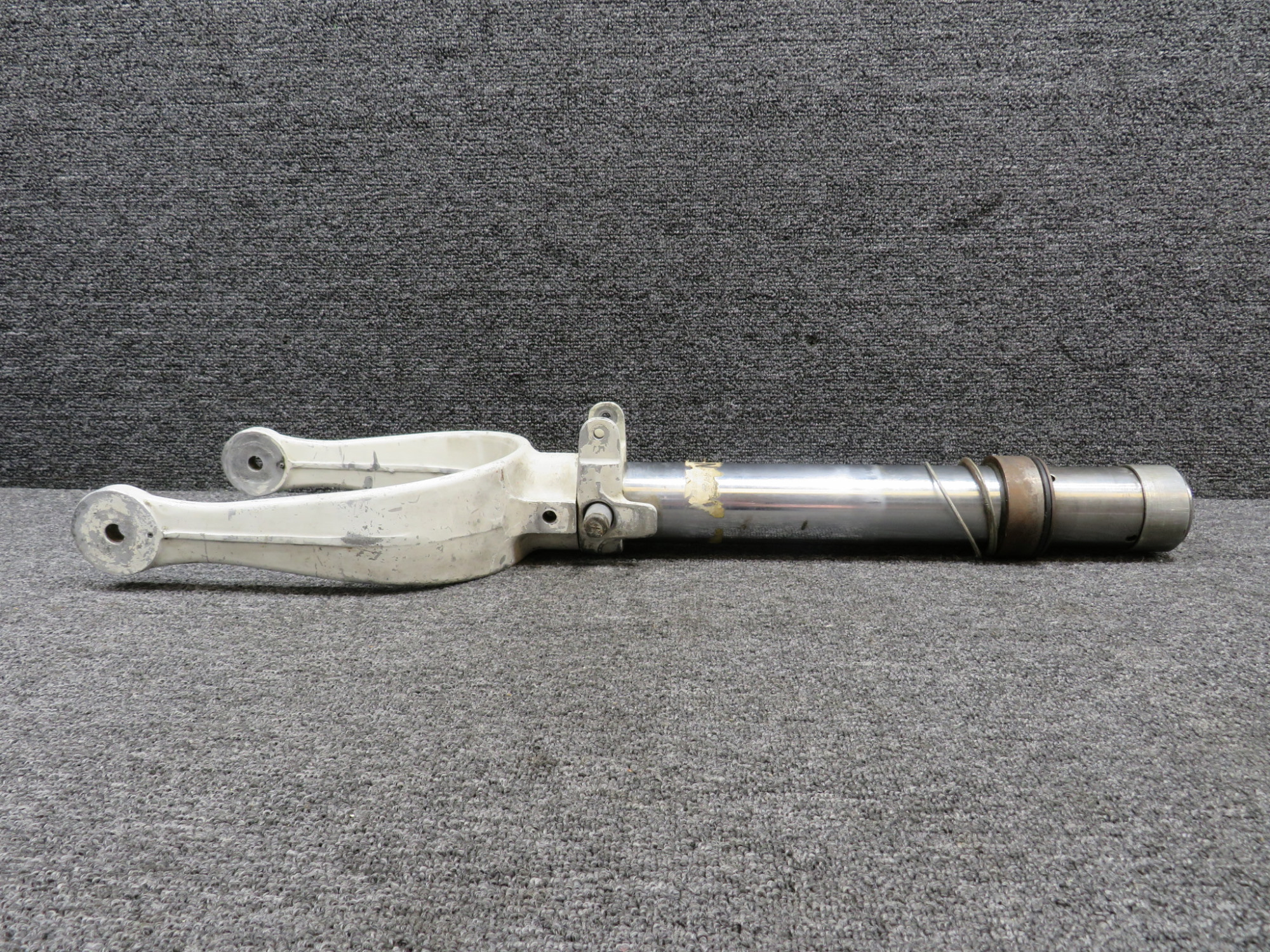 0442503-7, 0543006-5 Cessna Nose Gear Fork & Inner Strut