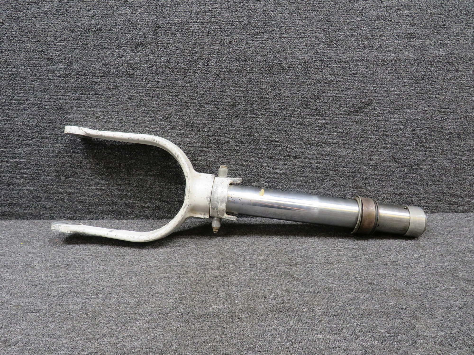 0442503-7, 0543006-5 Cessna Nose Gear Fork & Inner Strut Tube