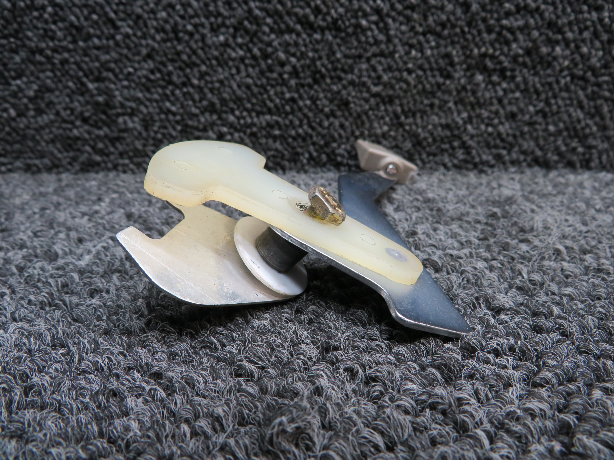 1512280-41 Cessna 182Q Flap Control Lever For Sale