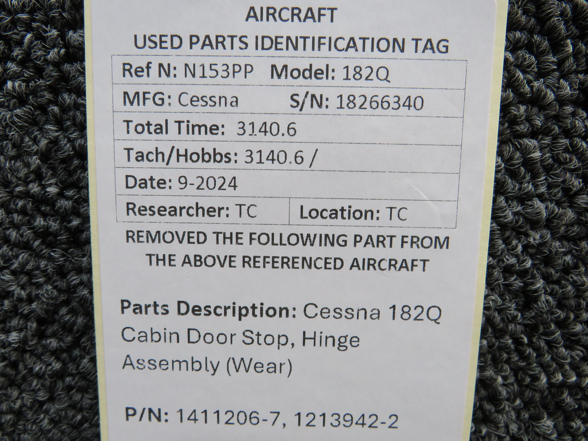 1411206-7, 1213942-2 Cessna 182Q Cabin Door Stop and Hinge
