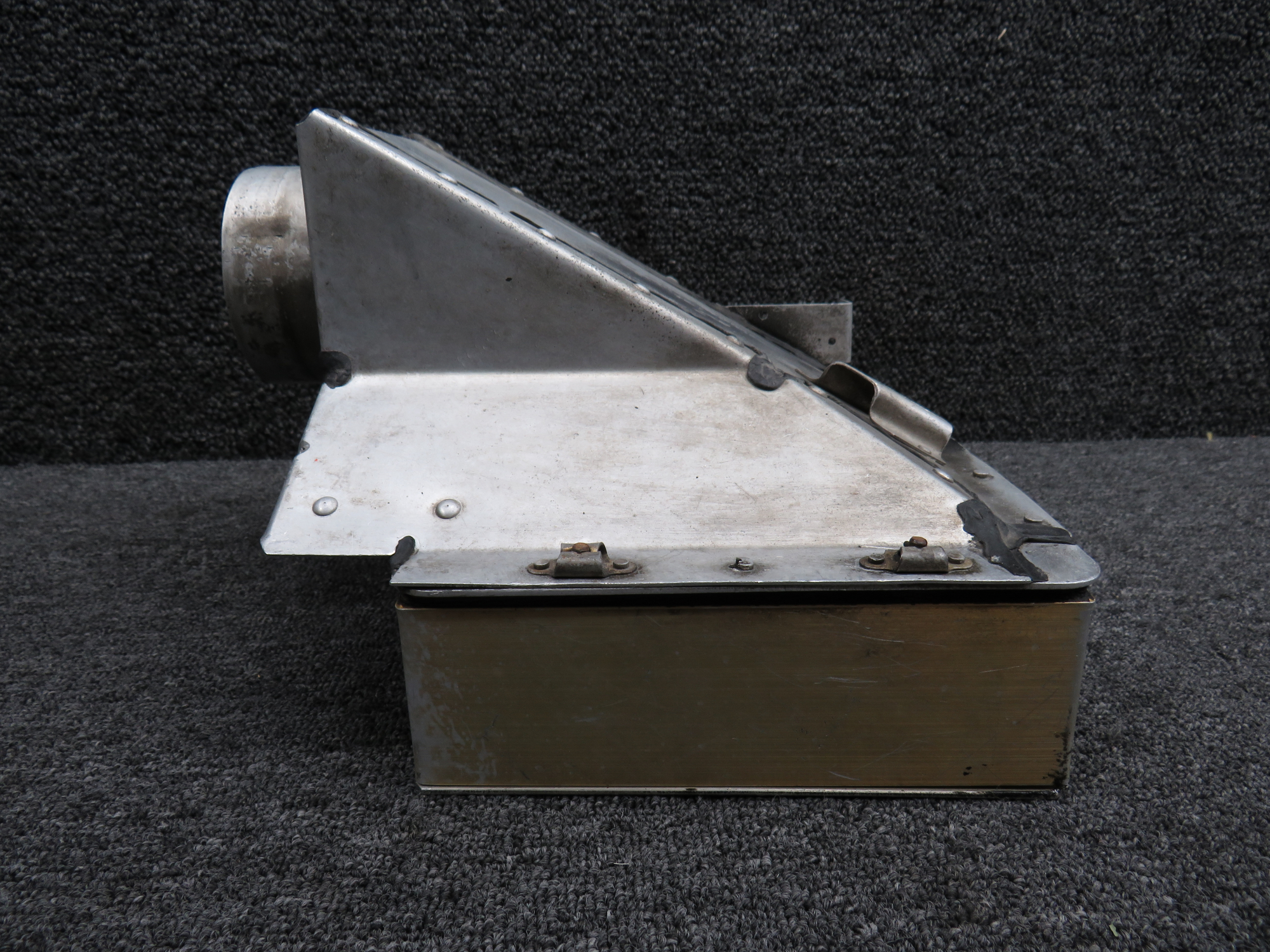 2250035-1 Cessna TR182 Induction Airbox Unit