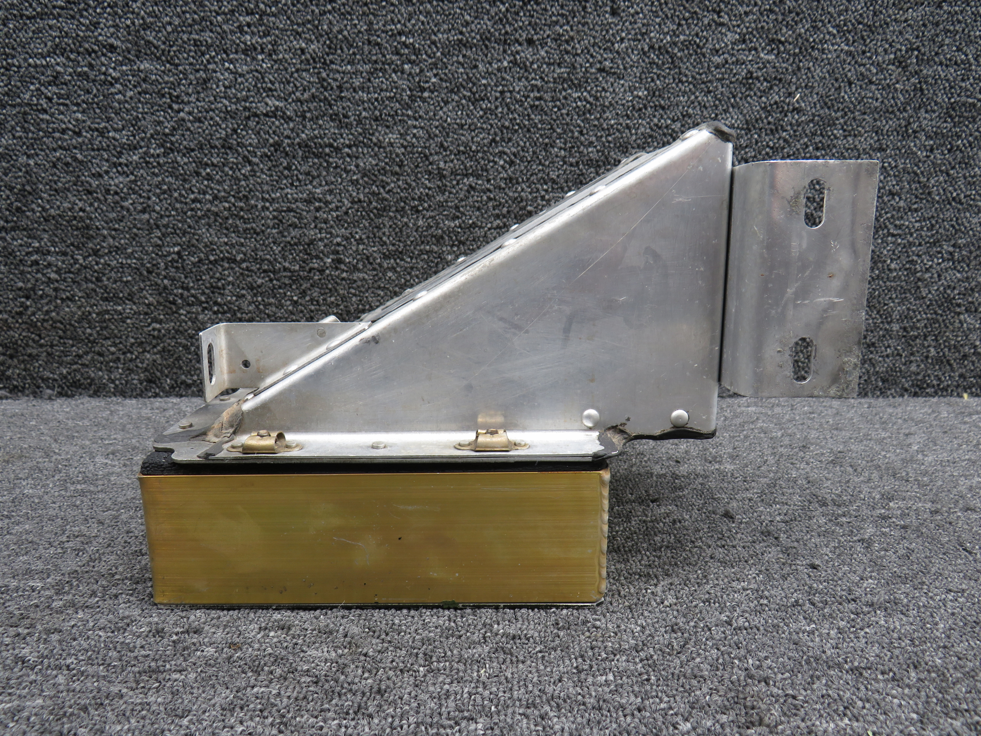 2250035-1 Cessna TR182 Induction Airbox Unit