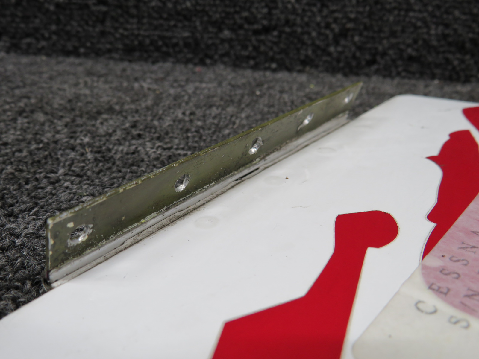 しゅうかページ 0552173-5 Cessna P210 Oil Filler Access Door Assembly (Painted