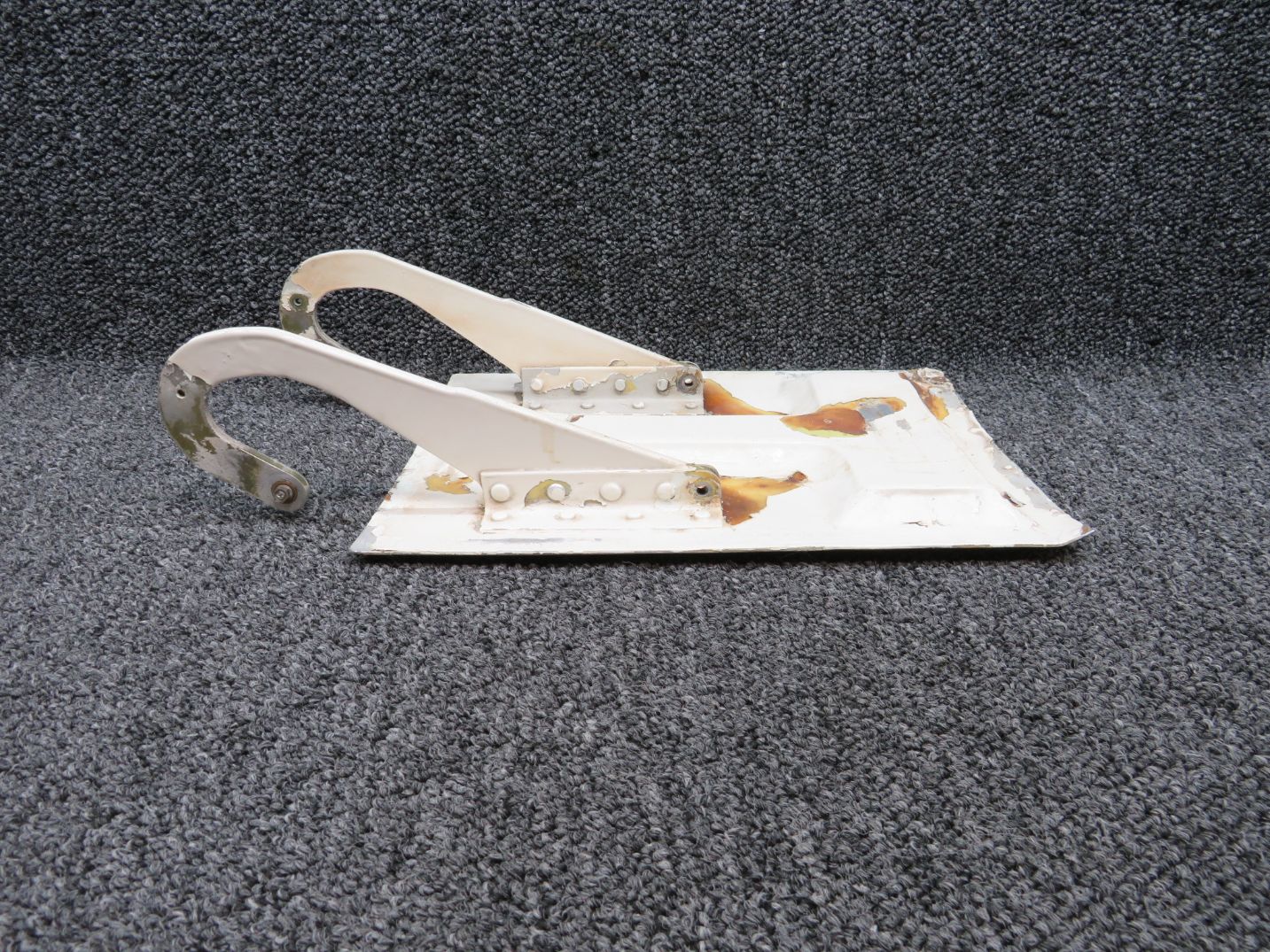 5513071-803 (Use: 5513071-28) Cessna Citation 500 Nose Gear Spade