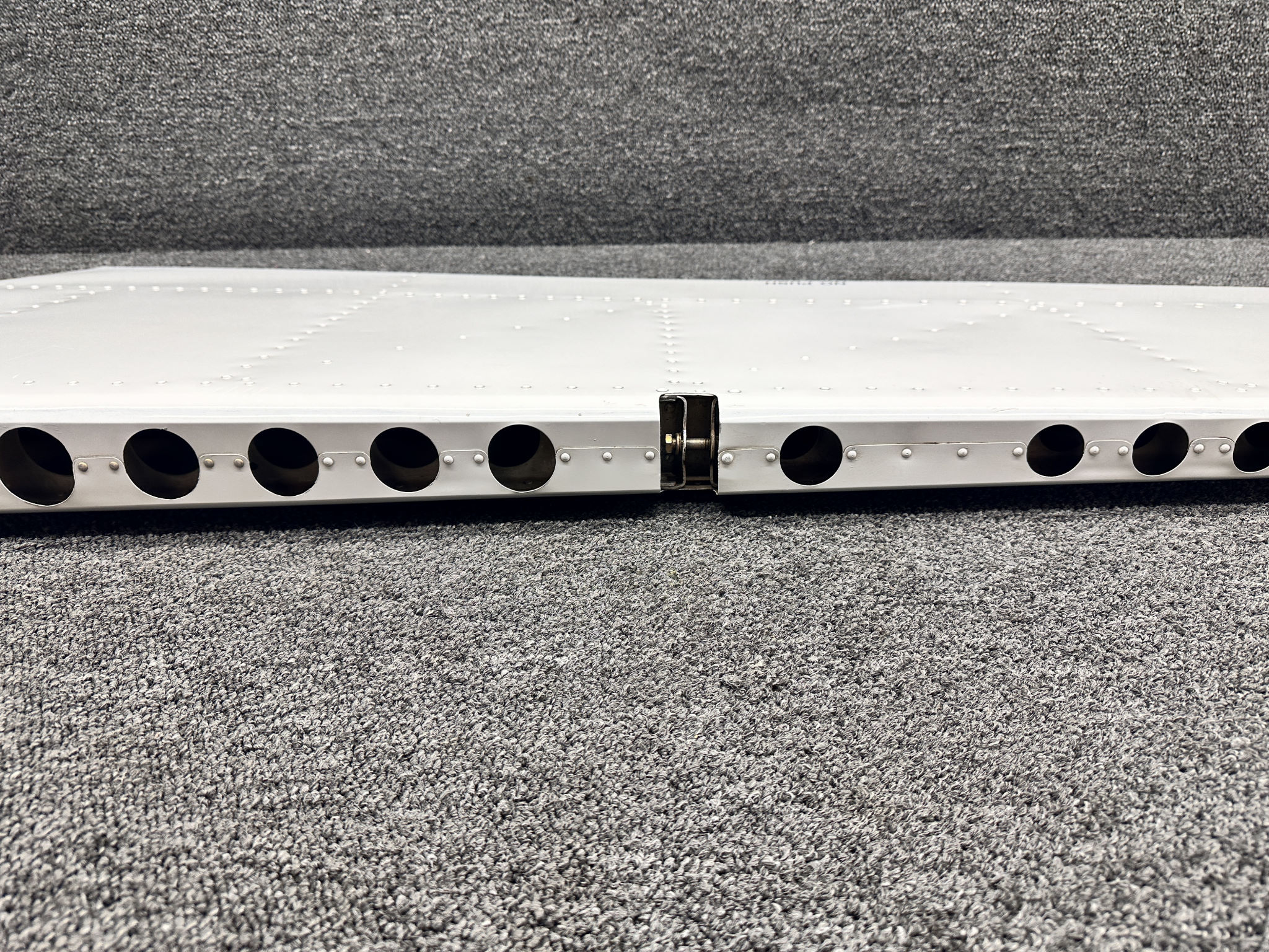 1234633-3 (Use: 1234660-1) Cessna 210J LH Elevator Assembly