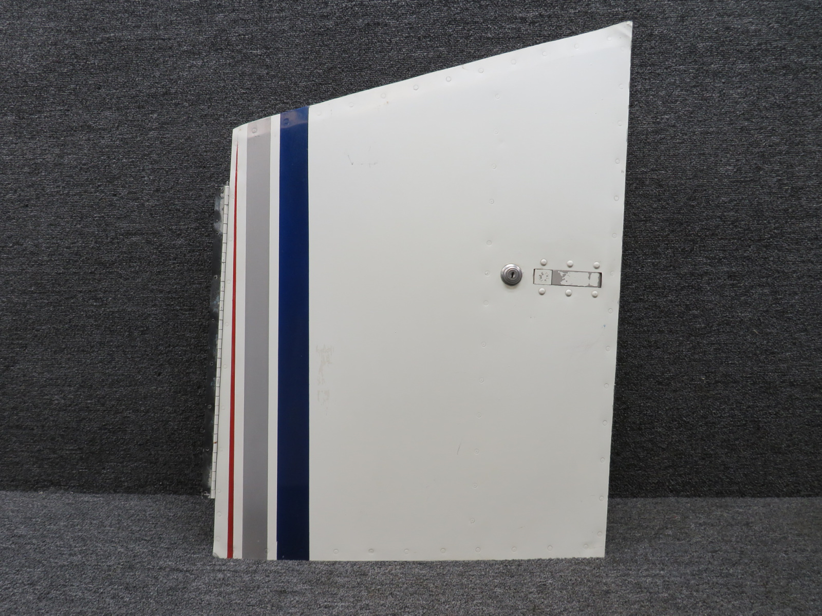 66793-010 Piper PA28-180 Baggage Door, Striped