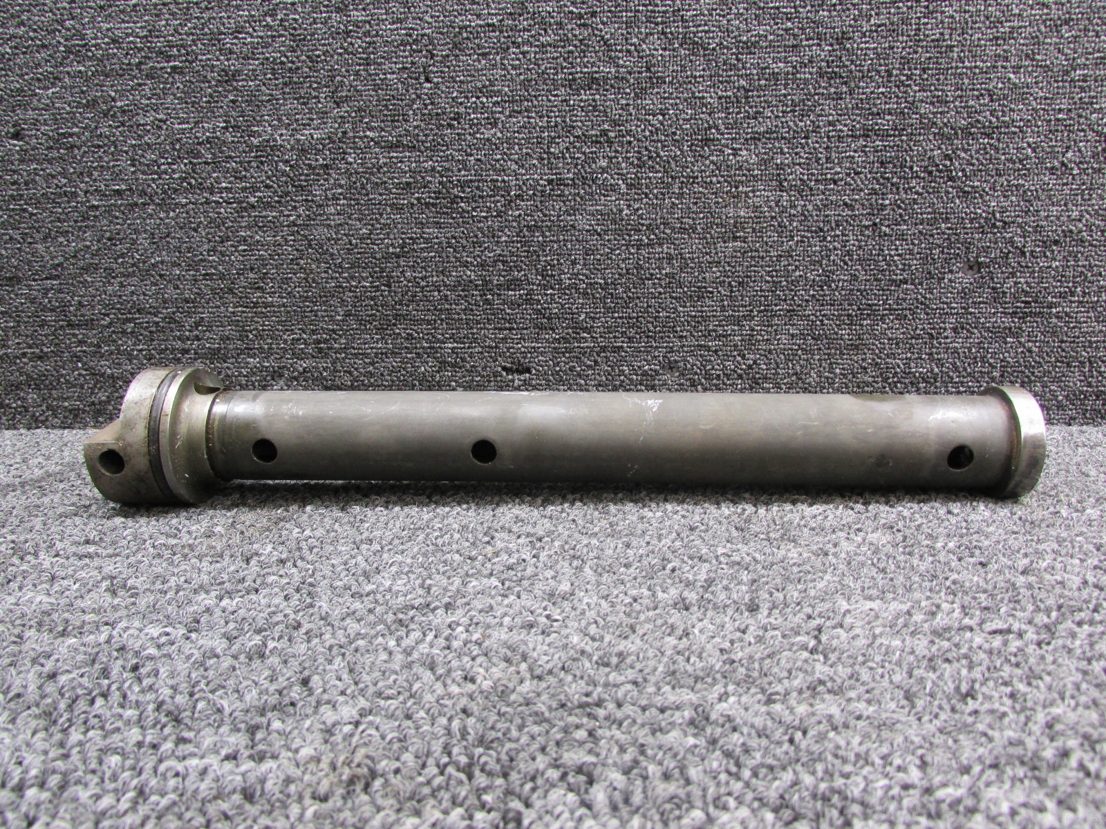RNページ 0543000-27 Cessna 150L Nose Gear Piston Support Orifice Tube