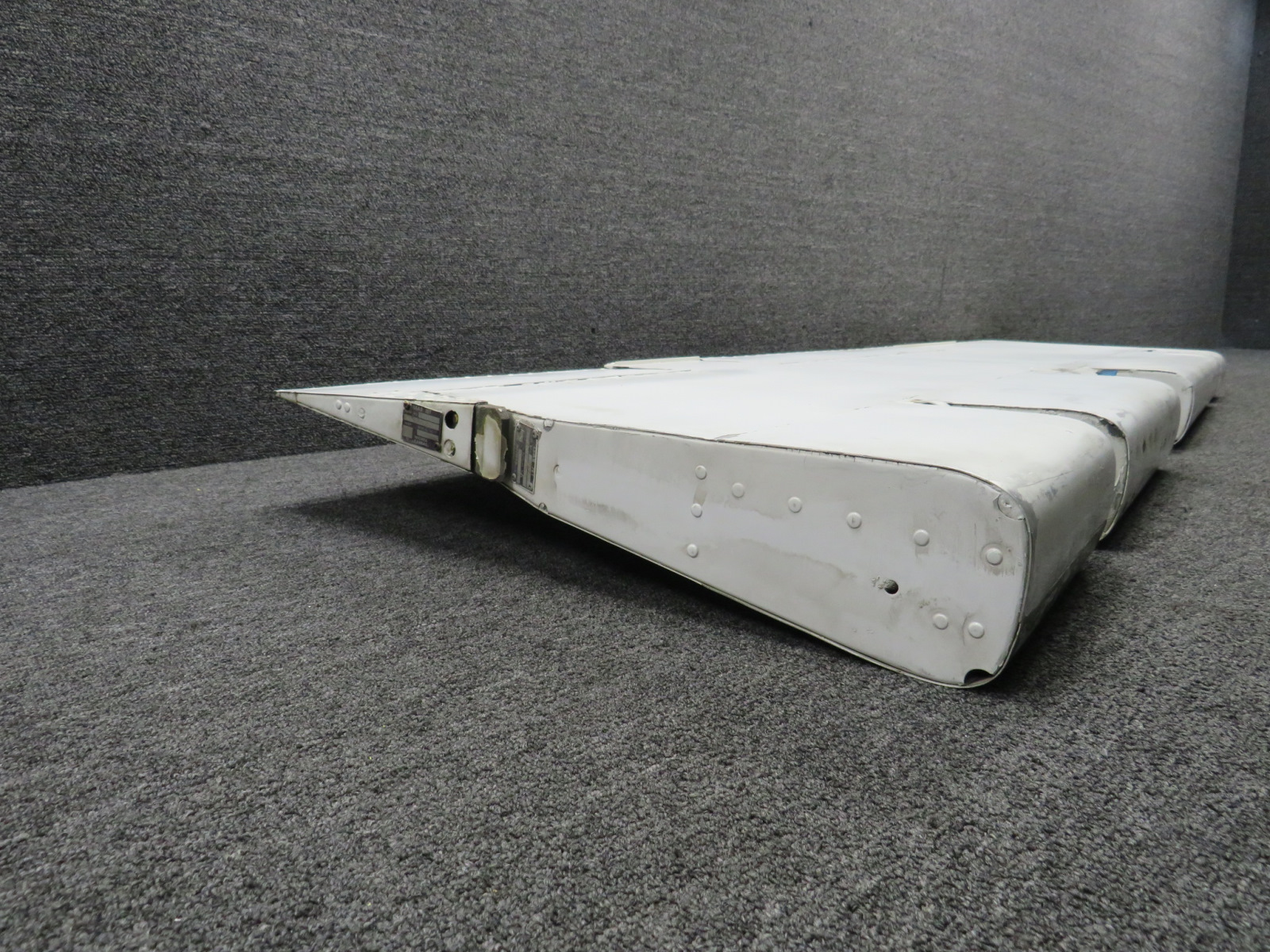 2424000-7 (FSO: 2392011-1) Gates Learjet 25B Aileron Assembly LH