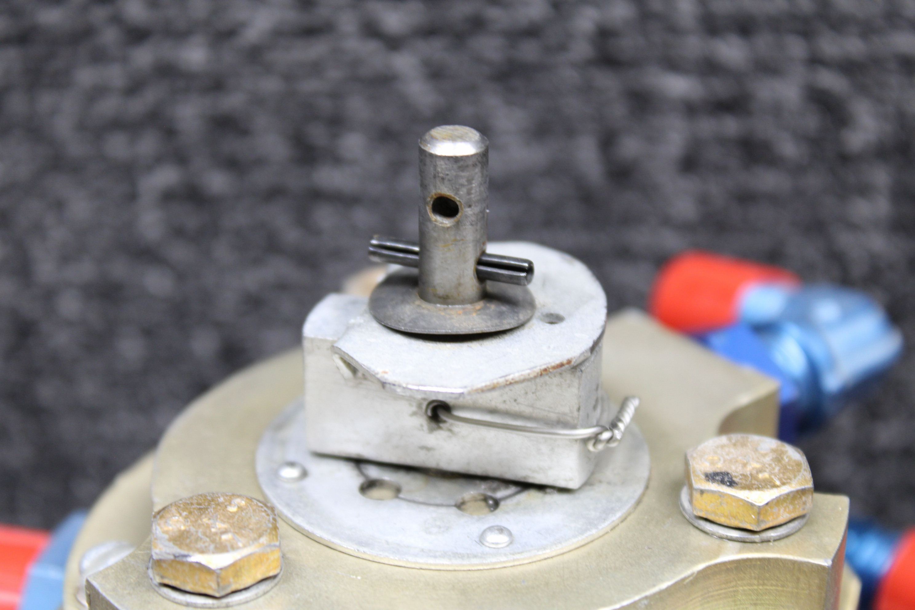 HE825-1 (Alt PN: 191886-10) Bellanca 17-30 H and E Fuel Selector