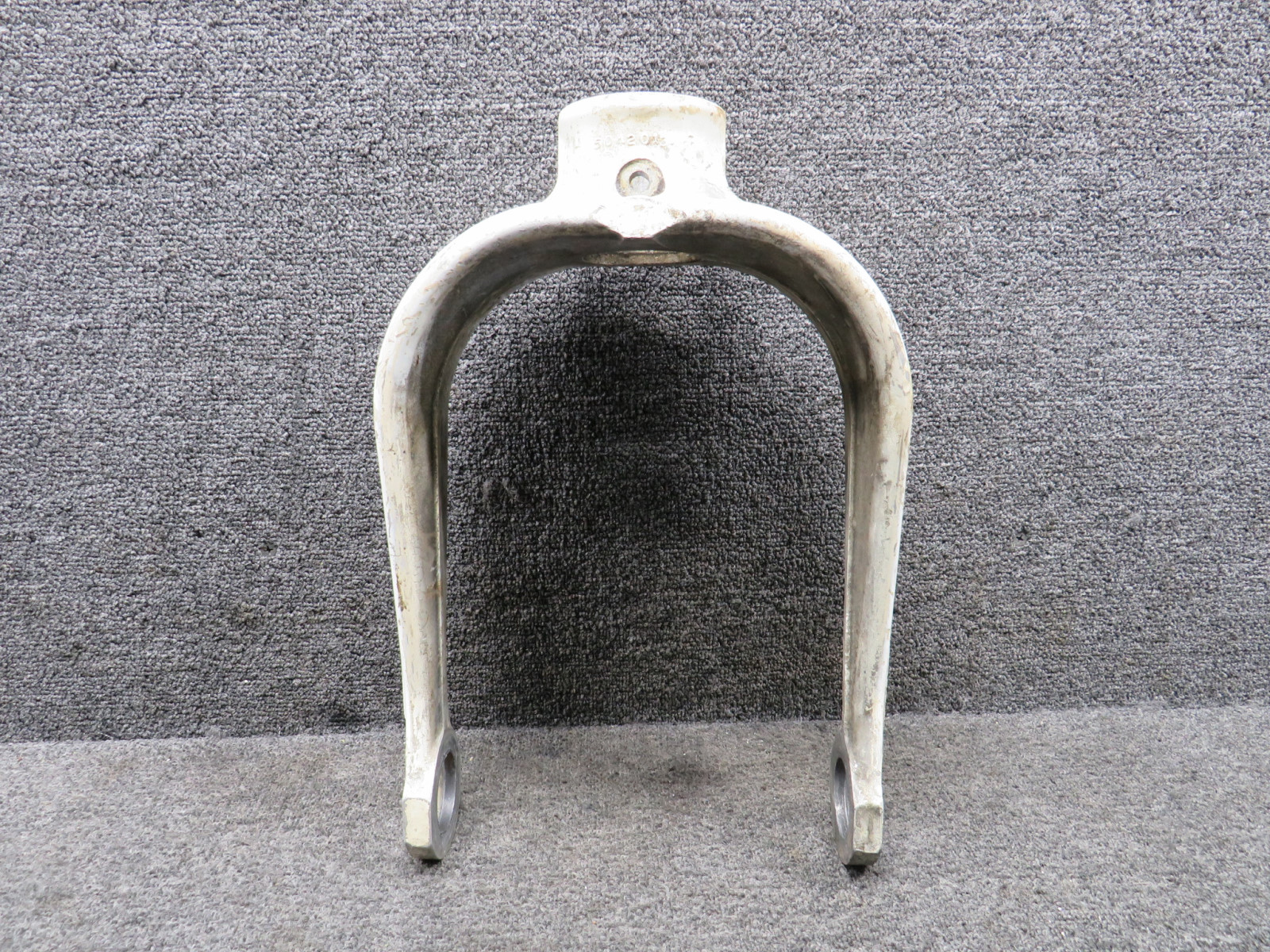 なす 5842000-230 Cessna 401 Nose Gear Fork (Minus Tube) For Sale