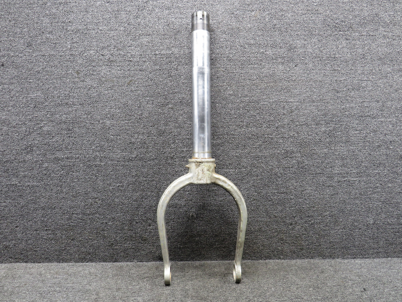 uk05ページ 3ー① 751-777 (Use: 31793-003) Piper Nose Gear Fork and Tube Assembly