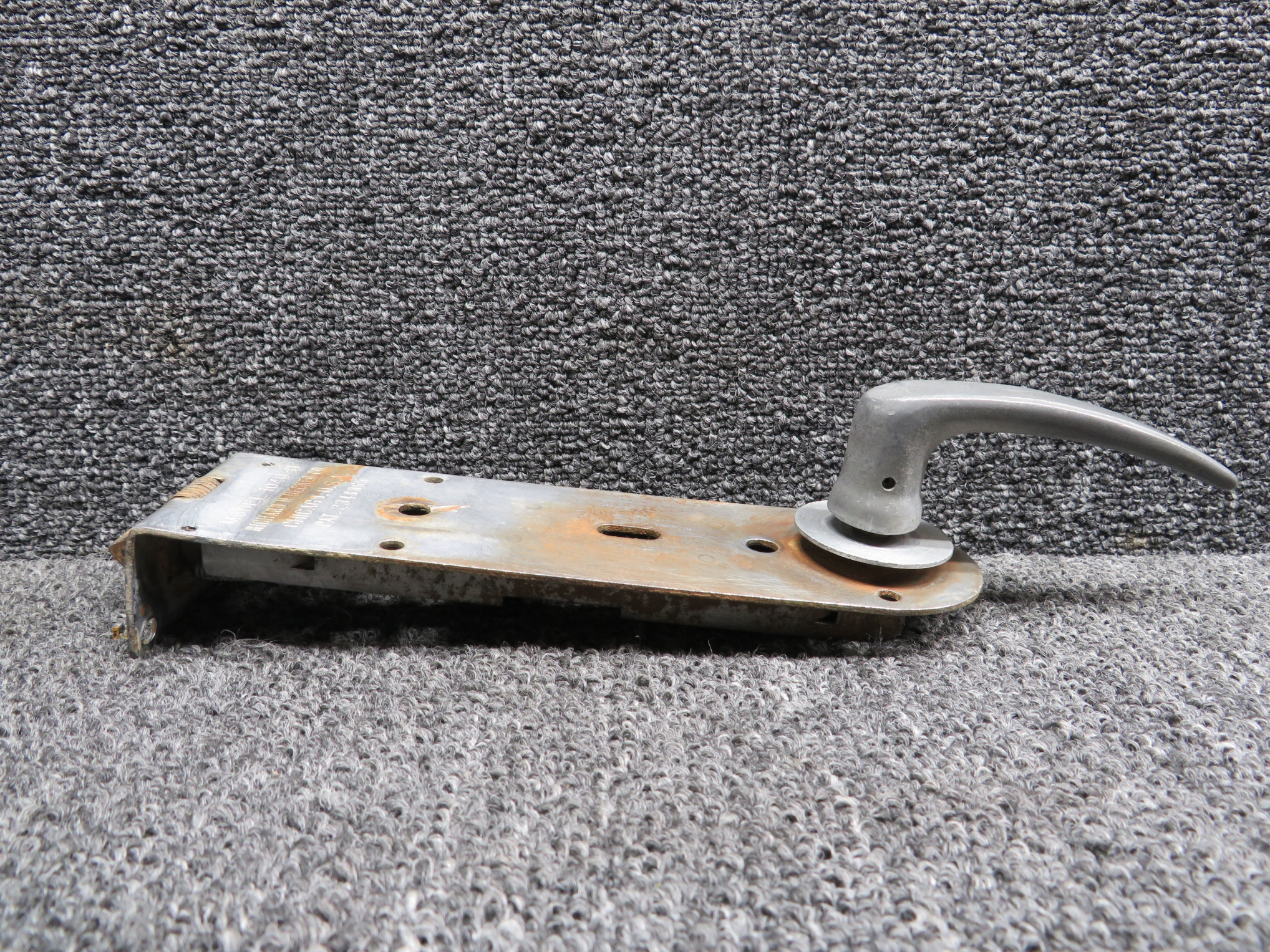 1040-B Beechcraft B23 RH Cabin Door Latch Assembly with Key
