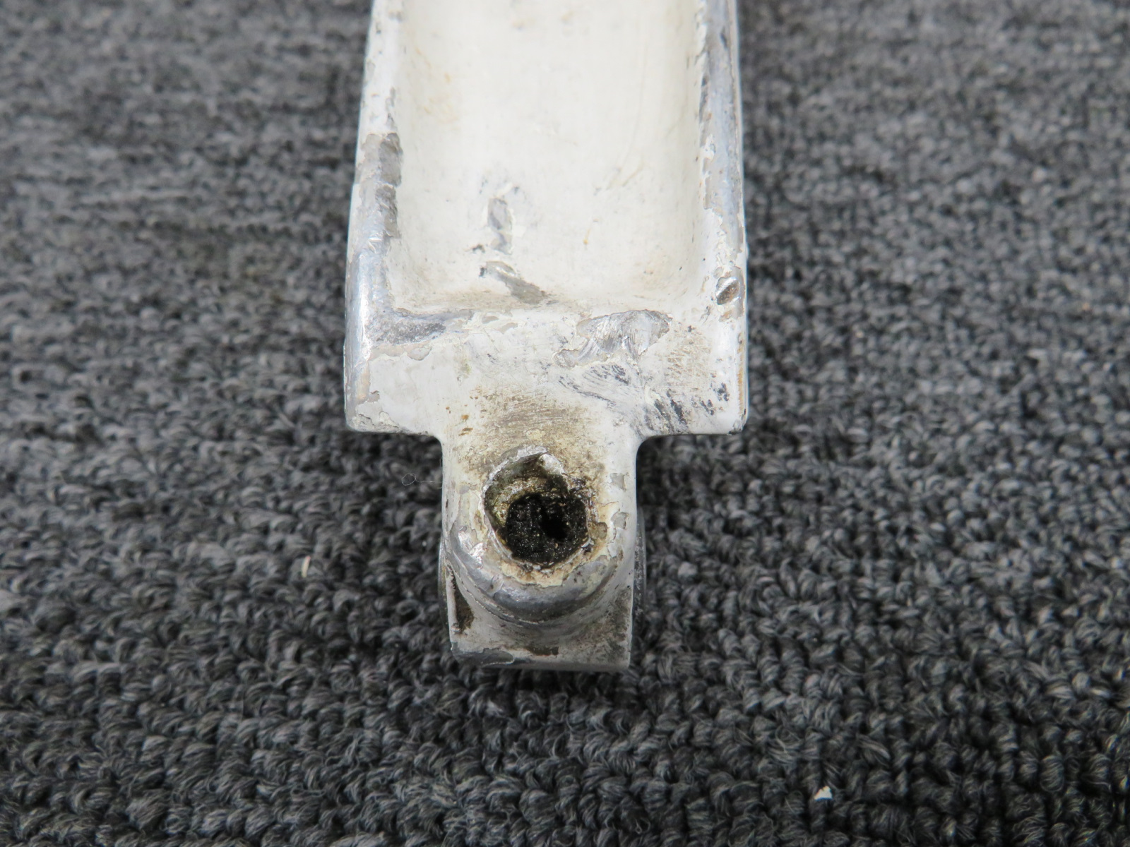 0442506-1 (Cast: 0442505-1B) Cessna 152 Nose Gear Upper Torque